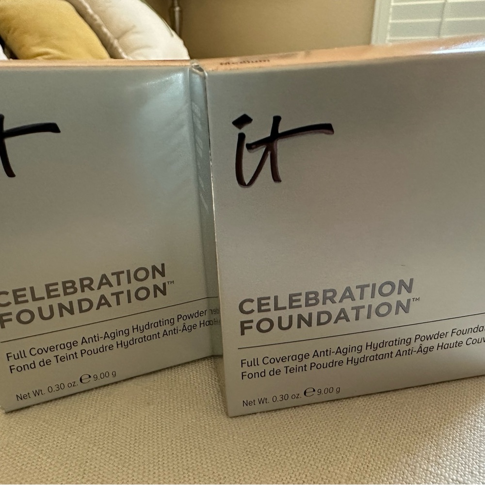 IT Celebration Foundation Medium- 2 compacts new in box.